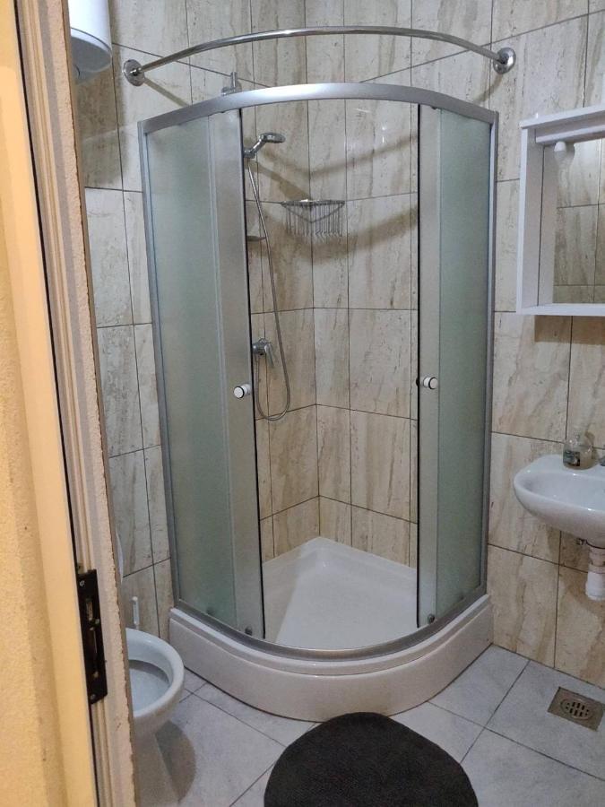 Rooms- Denis Split Bilik gambar