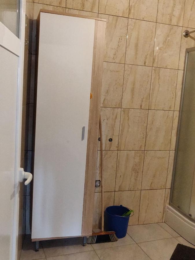 Rooms- Denis Split Bilik gambar