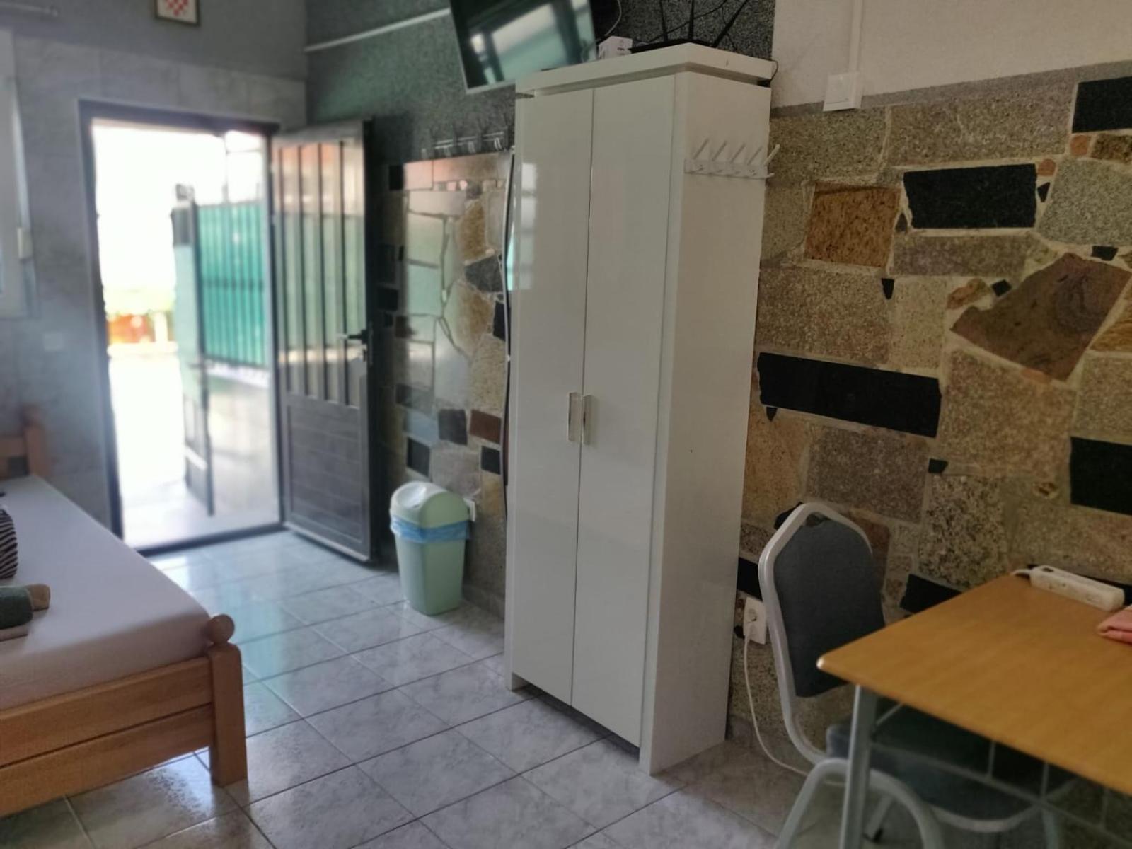 Rooms- Denis Split Bilik gambar