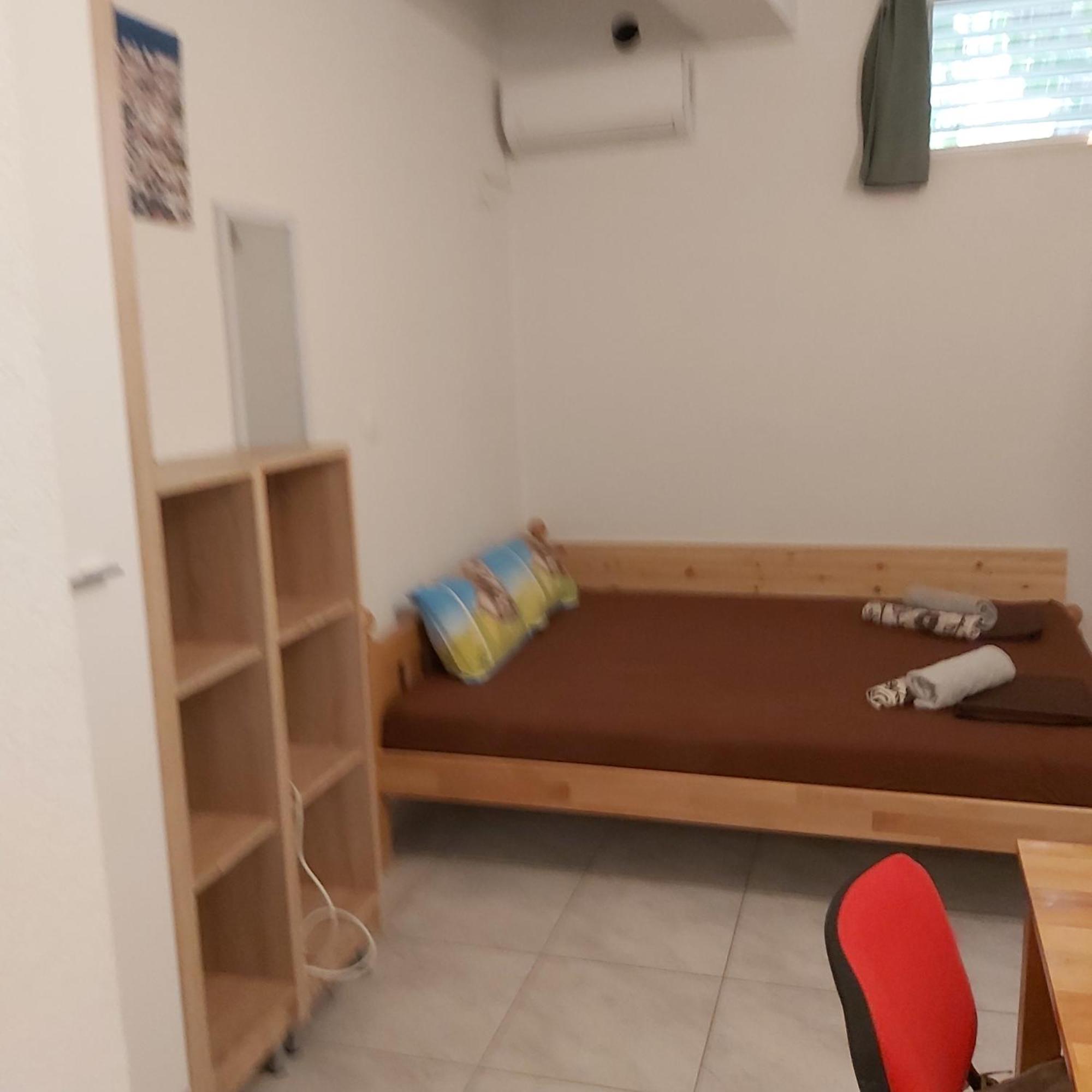 Rooms- Denis Split Bilik gambar